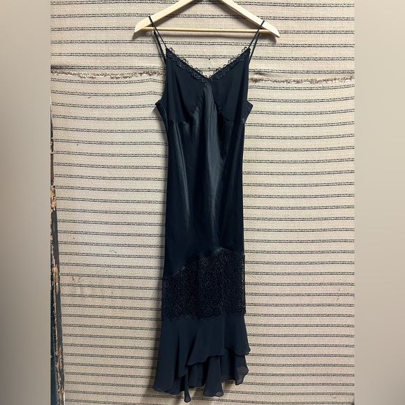 Vintage Via del Amore Black Slip 100% Silk Dress with Lace and Flower Detail - Picture 1 of 7